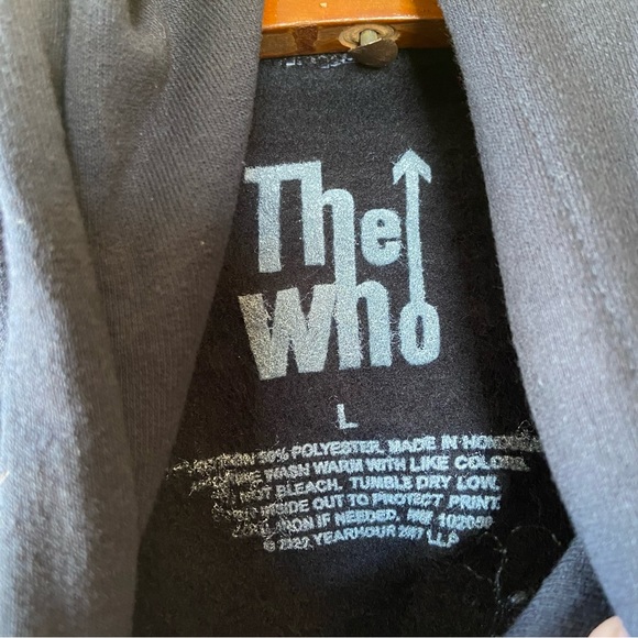🔥CLOSET CLEAR OUT SALE🔥 NEW Official The Who Hits Back Tour Hoodie - Picture 3 of 6